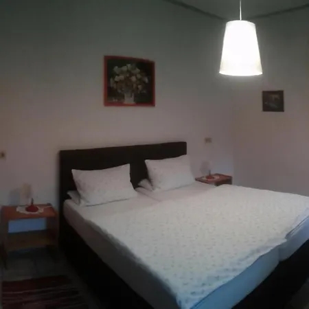Apartment Mit Garten Und Parkplatz *